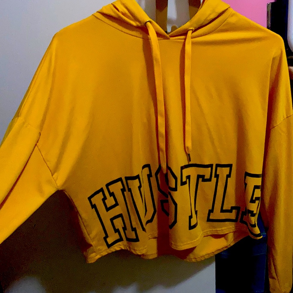 long sleeve women’s crop top